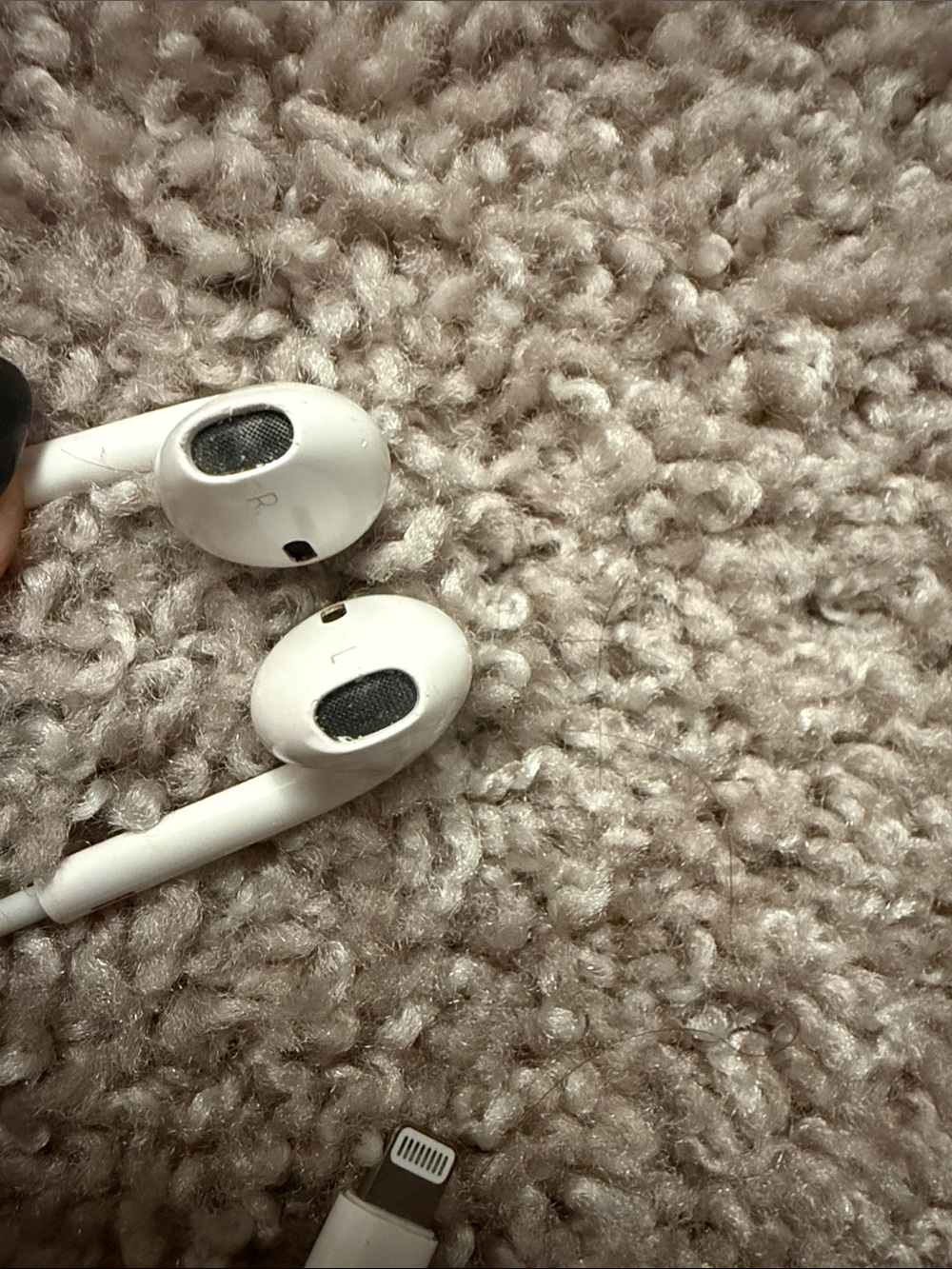Apple Headphones - unused/new! - Picture 5 of 7